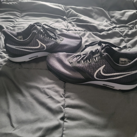 Nike shoes - Picture 6 of 6